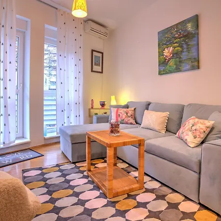 Center Charming Apartment