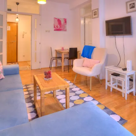 Center Charming Apartment Belgrade